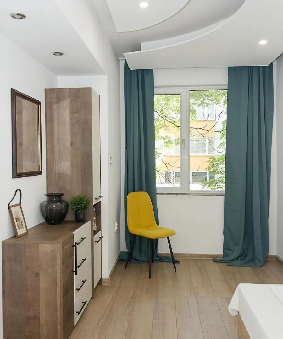 Bright 2-Bedroom Apartment Near Varna City Center